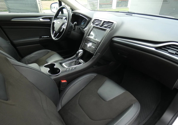 Ford Mondeo cena 89900 przebieg: 50000, rok produkcji 2020 z Łask małe 667